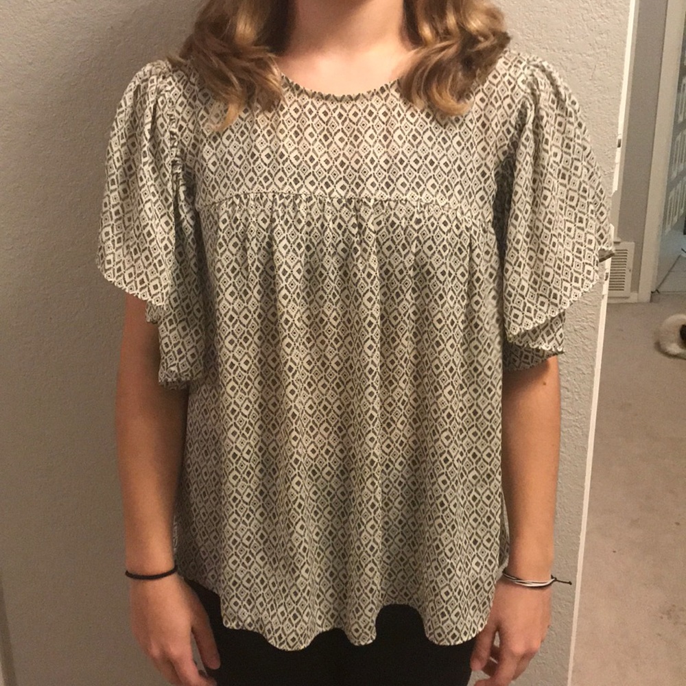 Flowy H&M top